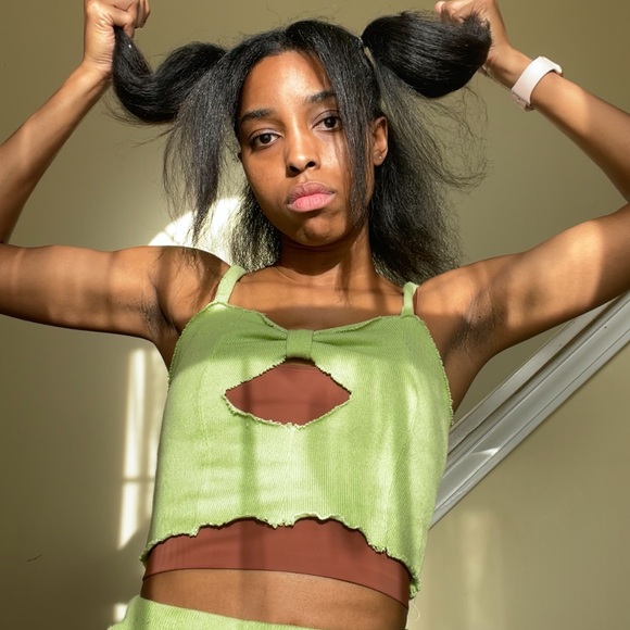 Two piece set - Picture 5 of 8